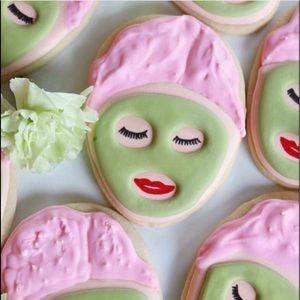 Meet your Posher, Angie